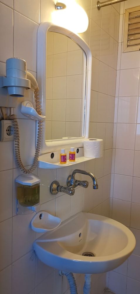 undefined ÇAĞRI HOTEL 9