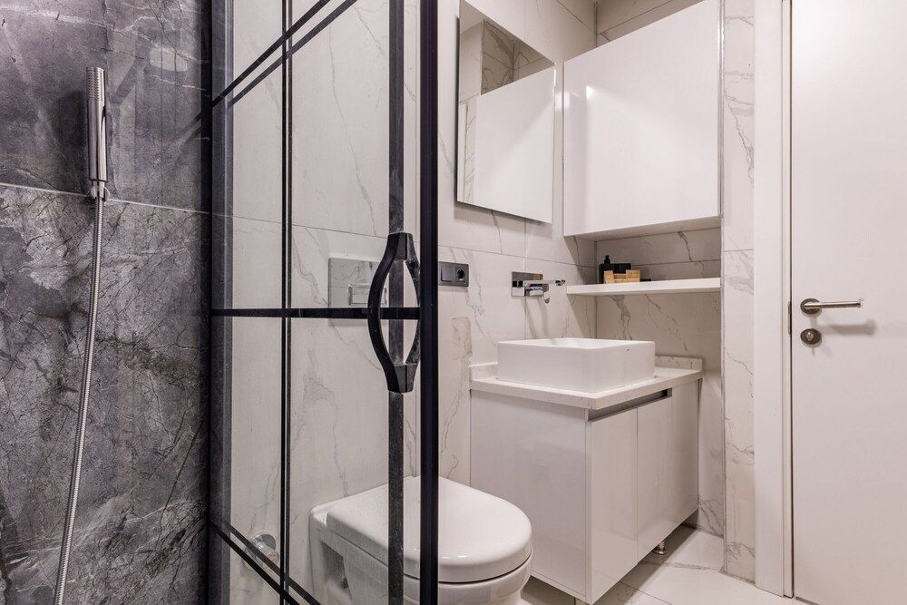 undefined Central and Modern 2 1 Flat in Sisli 8