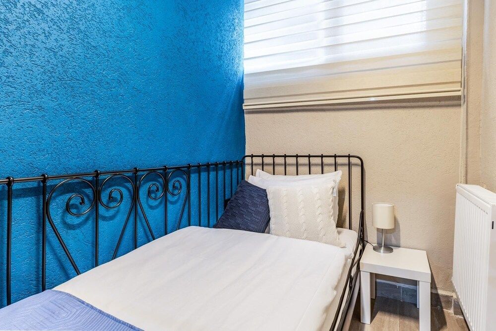 Stylish Fully Furnished Modern Flat in Kad k y Apartment 18