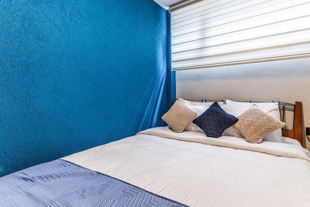 Stylish Fully Furnished Modern Flat in Kad k y Apartment 15