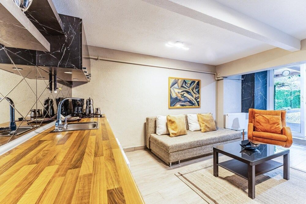 Stylish Fully Furnished Modern Flat in Kad k y Apartment 13