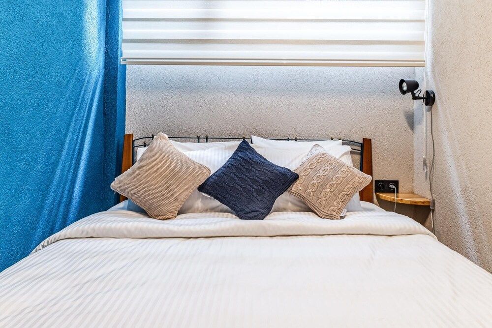 Stylish Fully Furnished Modern Flat in Kad k y Apartment 14