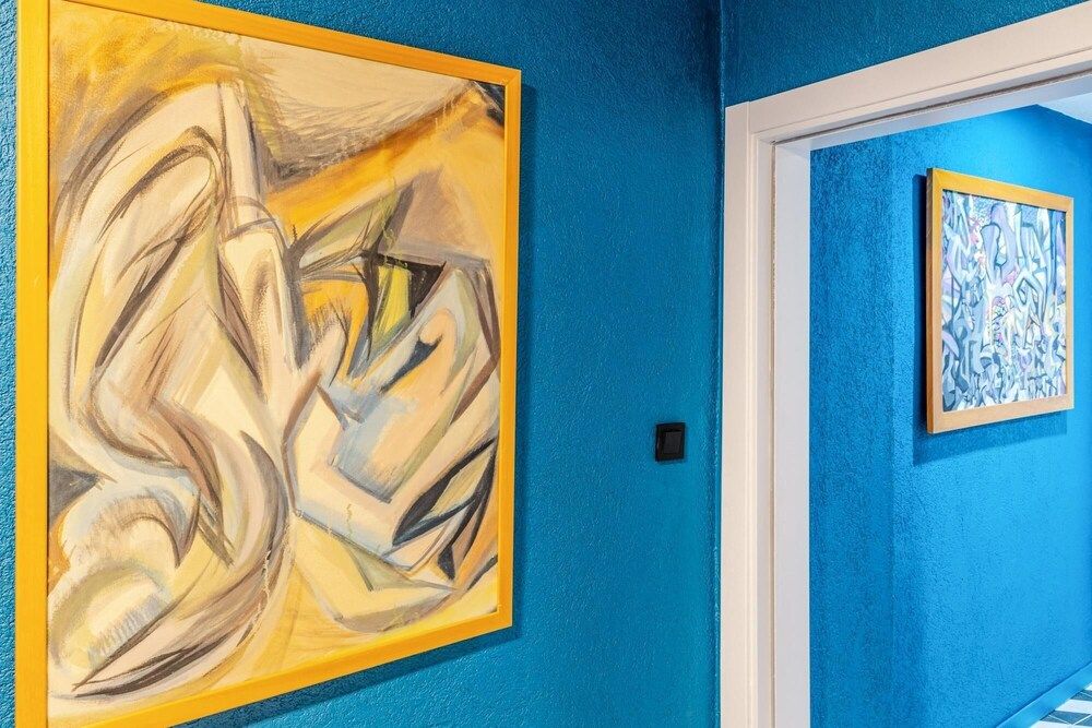 undefined Stylish Fully Furnished Modern Flat in Kad k y 4