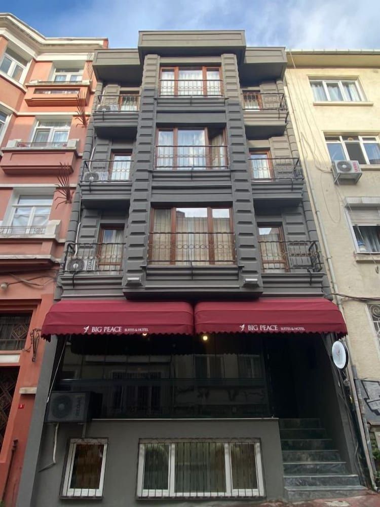 undefined Big Peace Suite 4