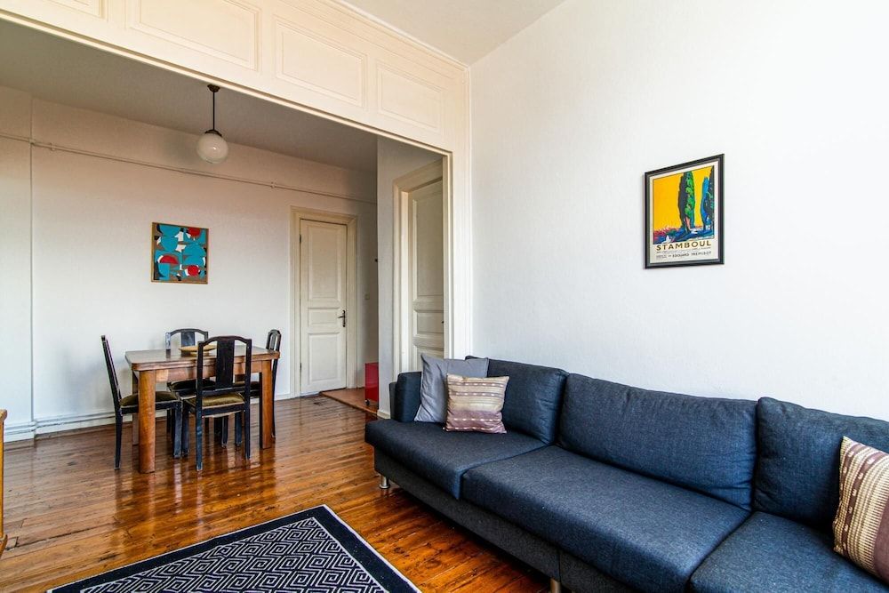 undefined Bright Chic Flat in Beyoglu 2