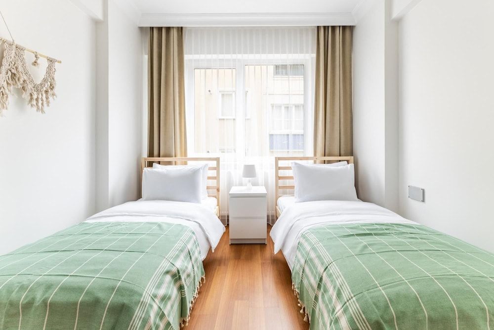 undefined Modern and Fully Furnished Flat in Sisli 10