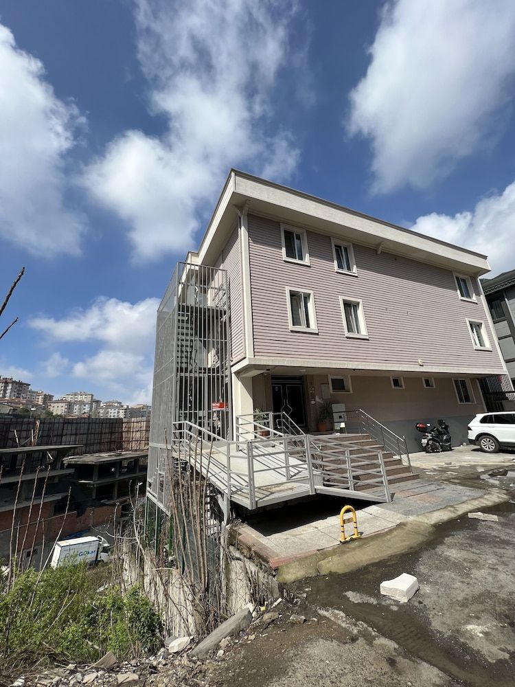 undefined Near Suites 6