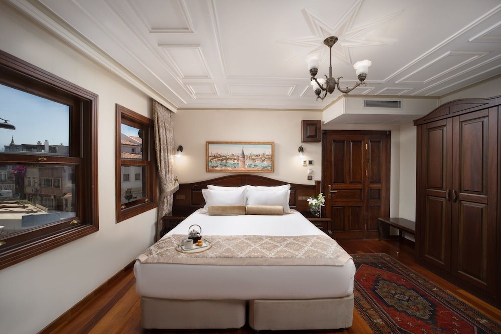 Bender Hotel Standard Double or Twin Room 8