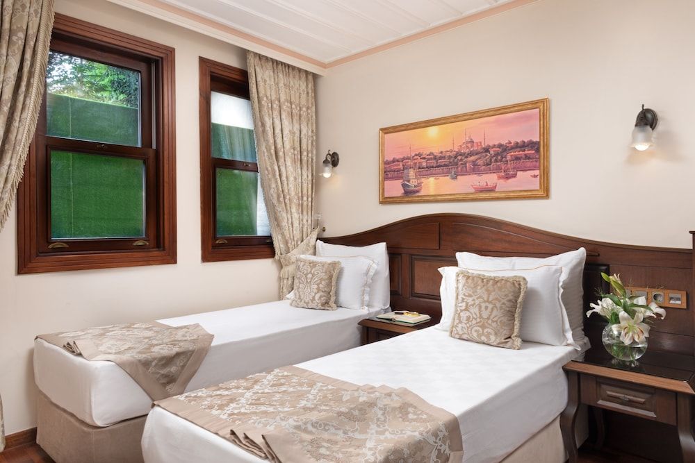 Bender Hotel Standard Double or Twin Room 8