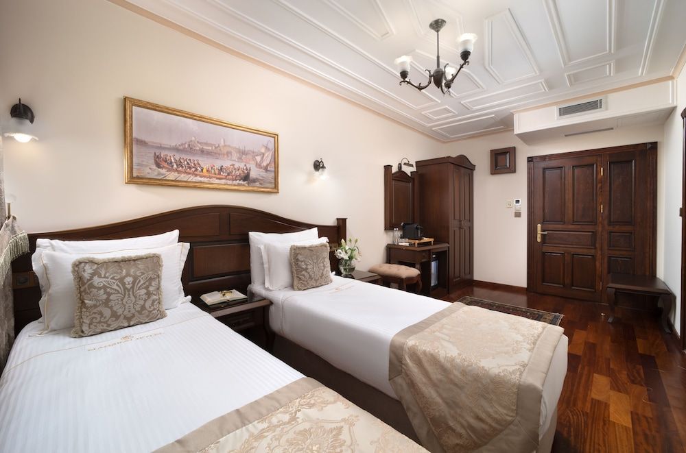 Bender Hotel Standard Double or Twin Room 4