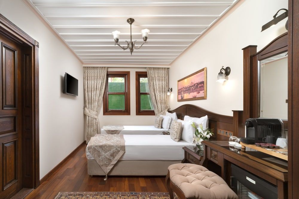 Bender Hotel Standard Double or Twin Room 12