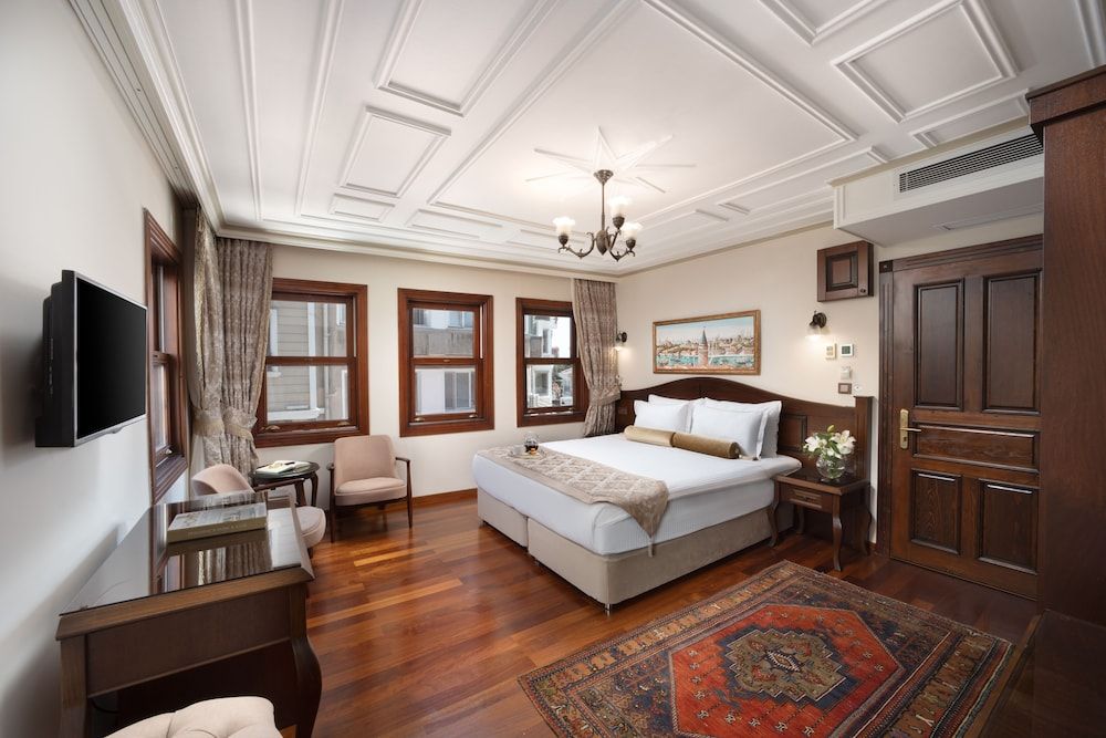 Bender Hotel Standard Double or Twin Room 6