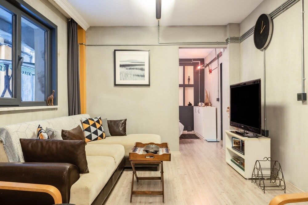 undefined Contemporary and Stylish Flat in Sisli 5