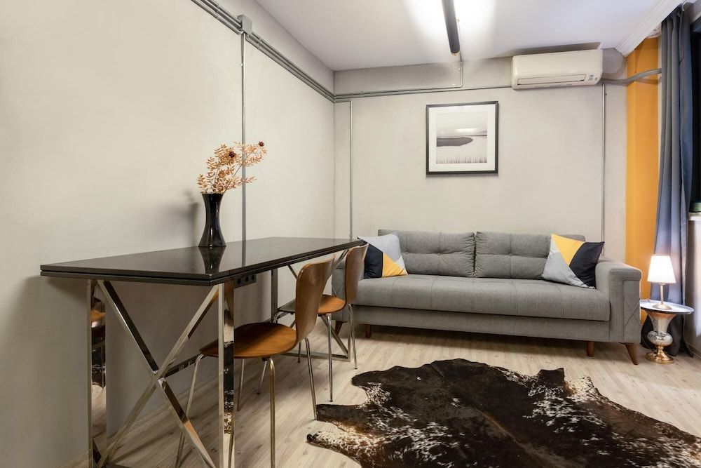 undefined Contemporary and Stylish Flat in Sisli 7