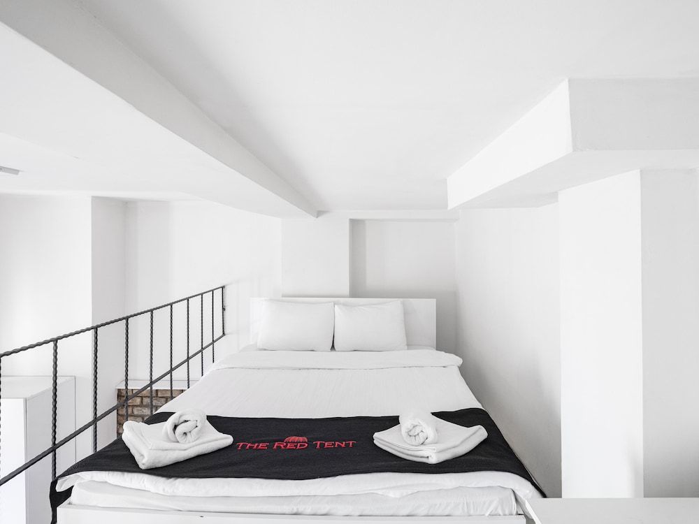 undefined The Red Tent Suite 88 10