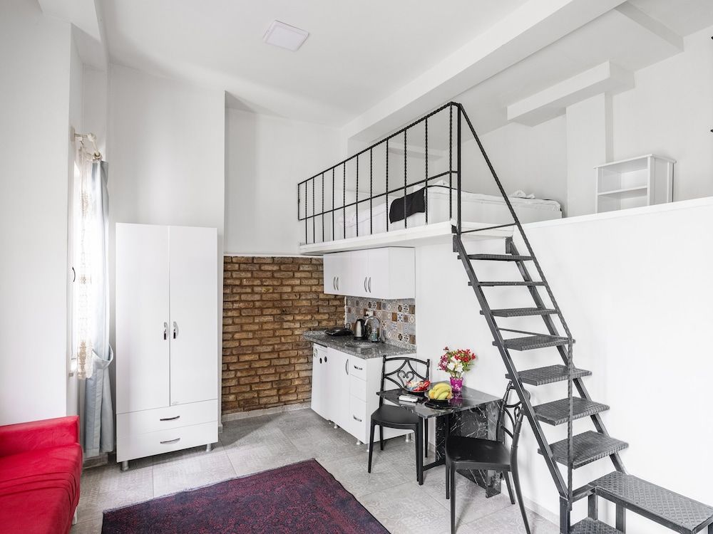 undefined The Red Tent Suite 88 7