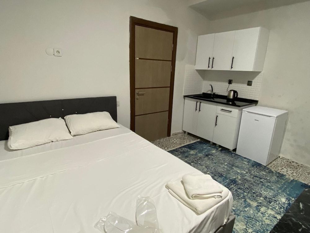 undefined The Red Tent Suite 88 4