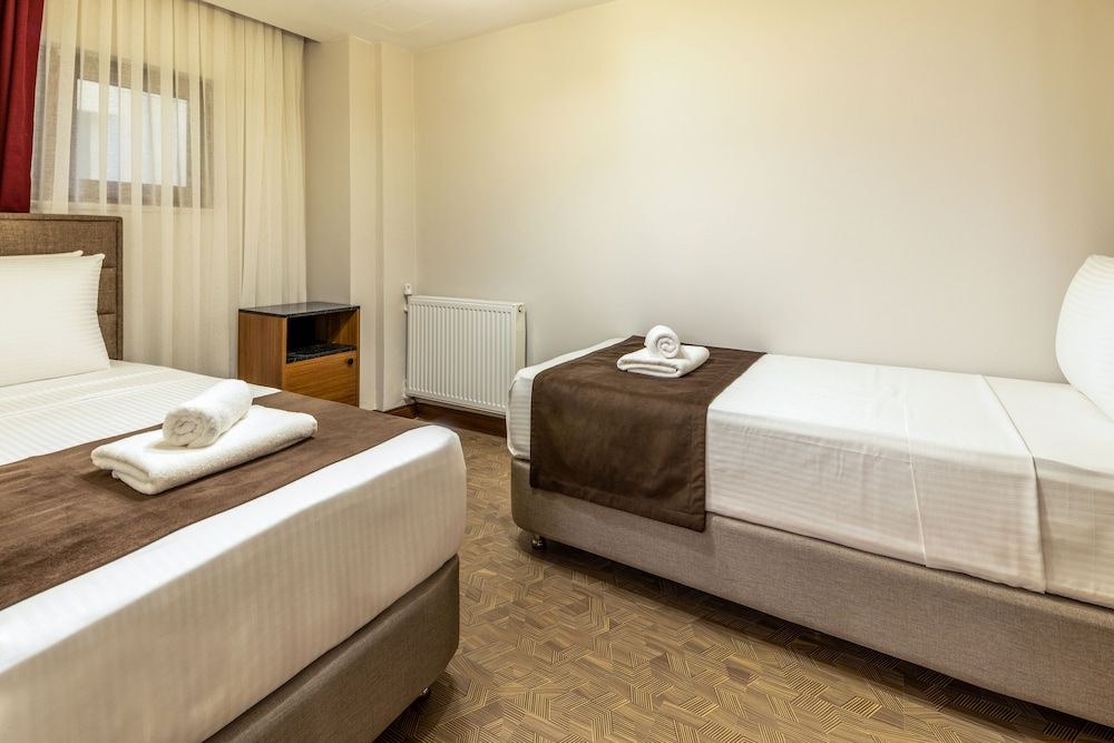 Baymari Suites Design Economy Apartment, 2 Bedrooms, No Windows