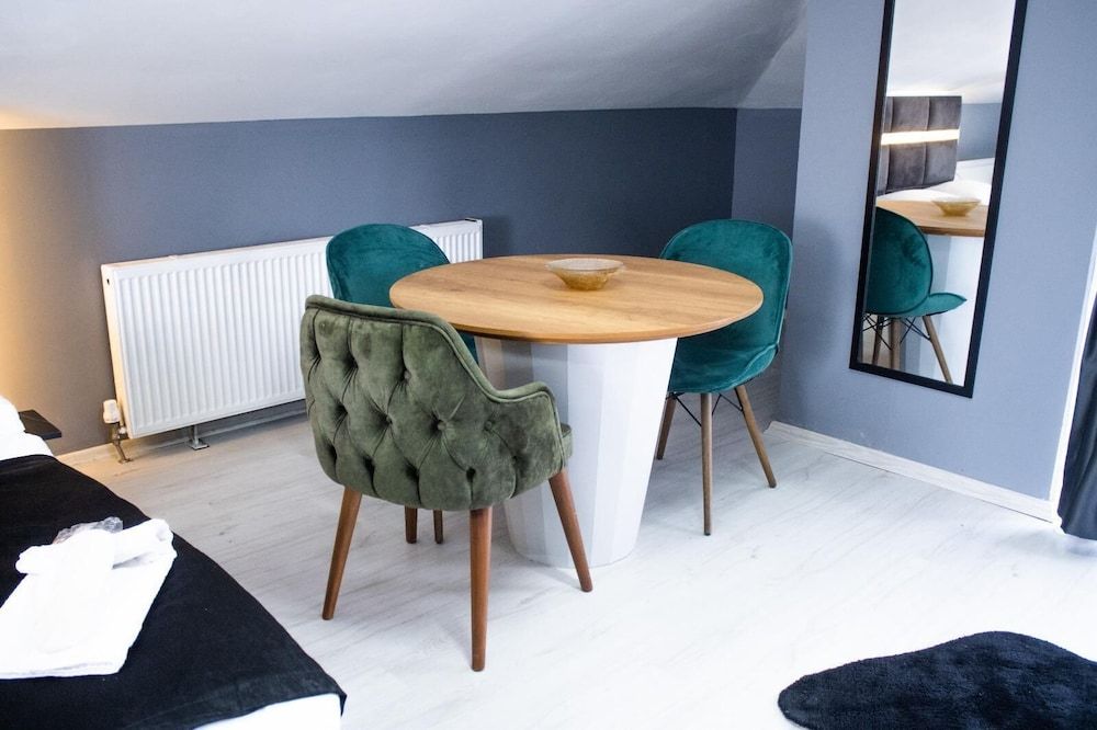 Lions Suit Hotel Luxury Quadruple Room 3