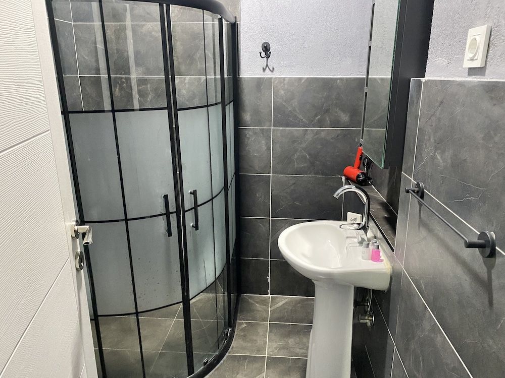 Lions Suit Hotel Family Quadruple Room 3