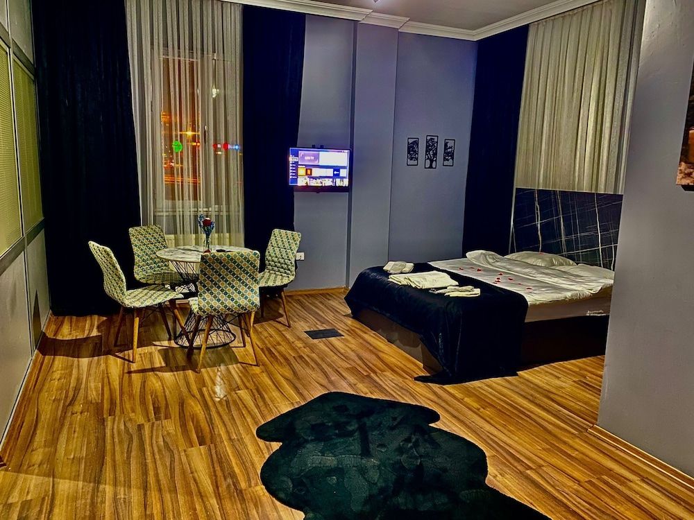 Lions Suit Hotel Family Quadruple Room 2