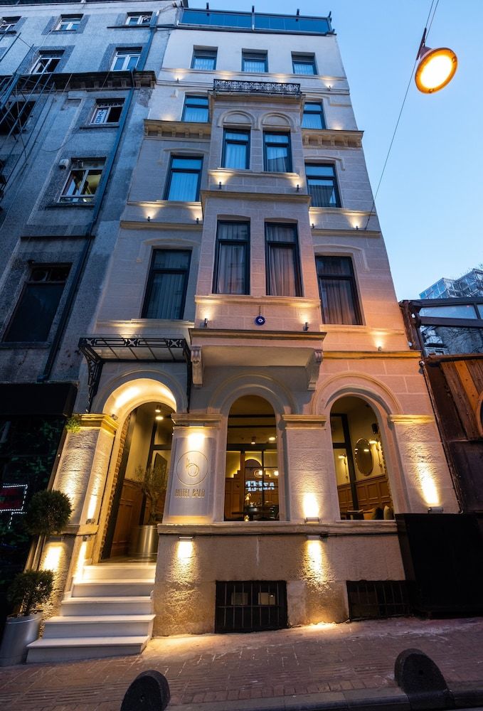 undefined Balo Suite Hotel 7