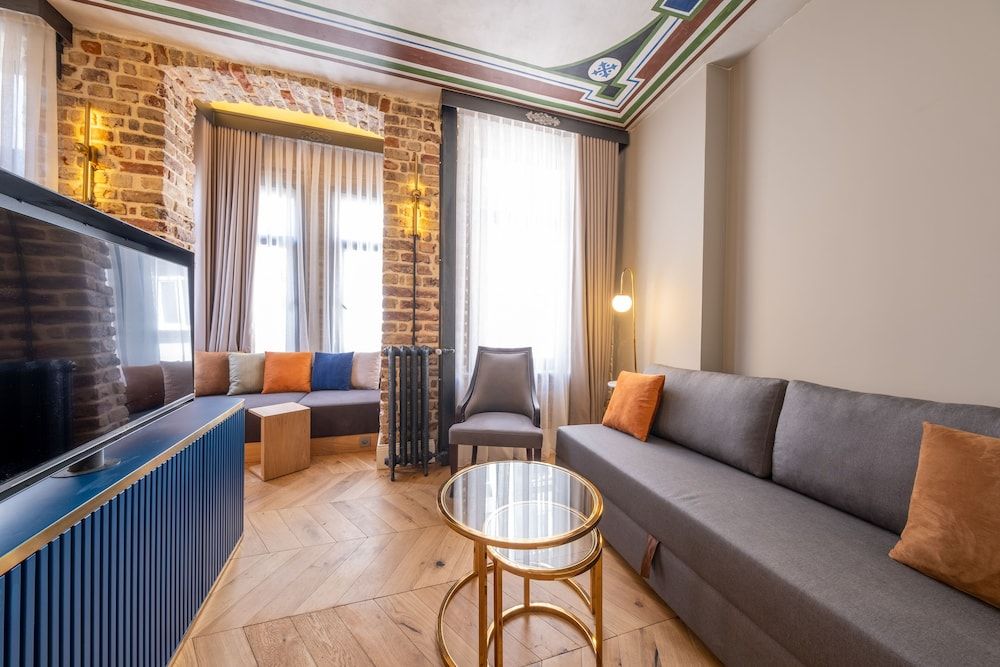 undefined Balo Suite Hotel