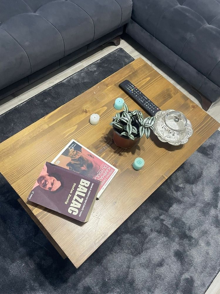 undefined Lux Home 4