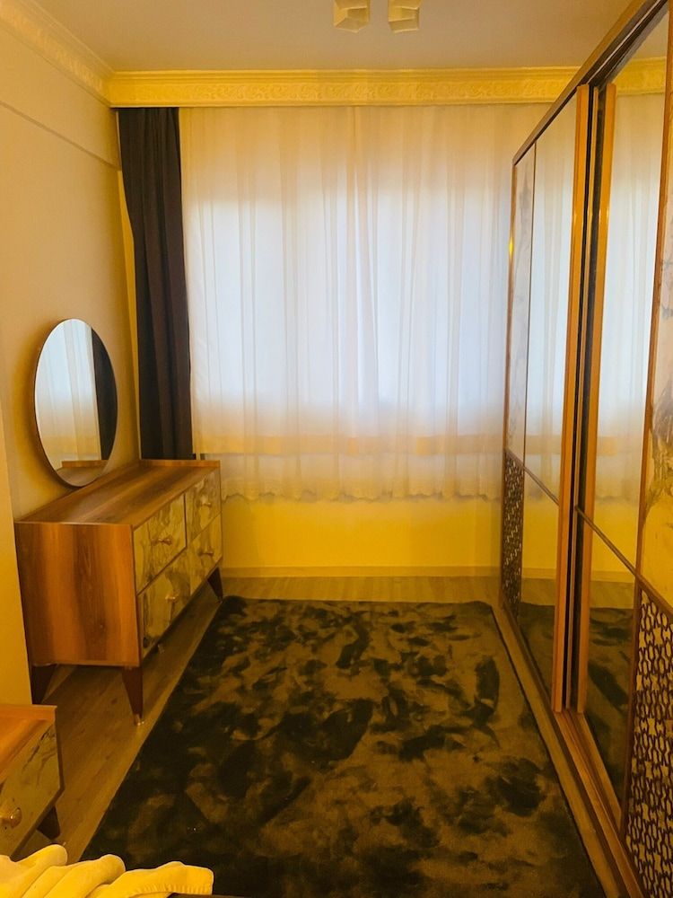 undefined Lux Home 5