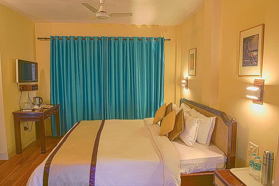 Imperial_Suit_Room_3013_3_0bSXuf_proc