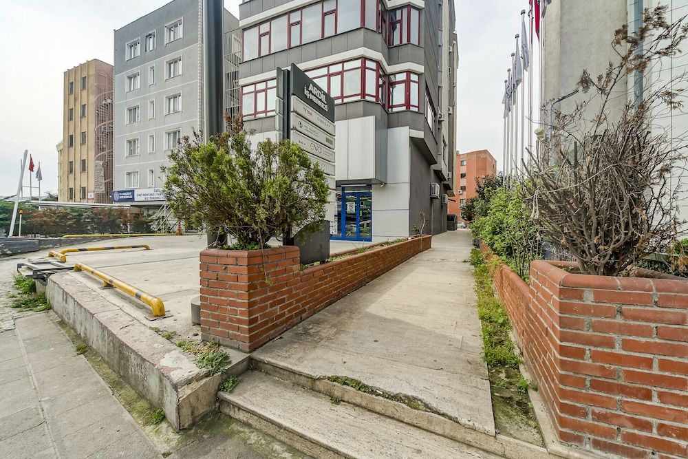 undefined Manu Startup House 6