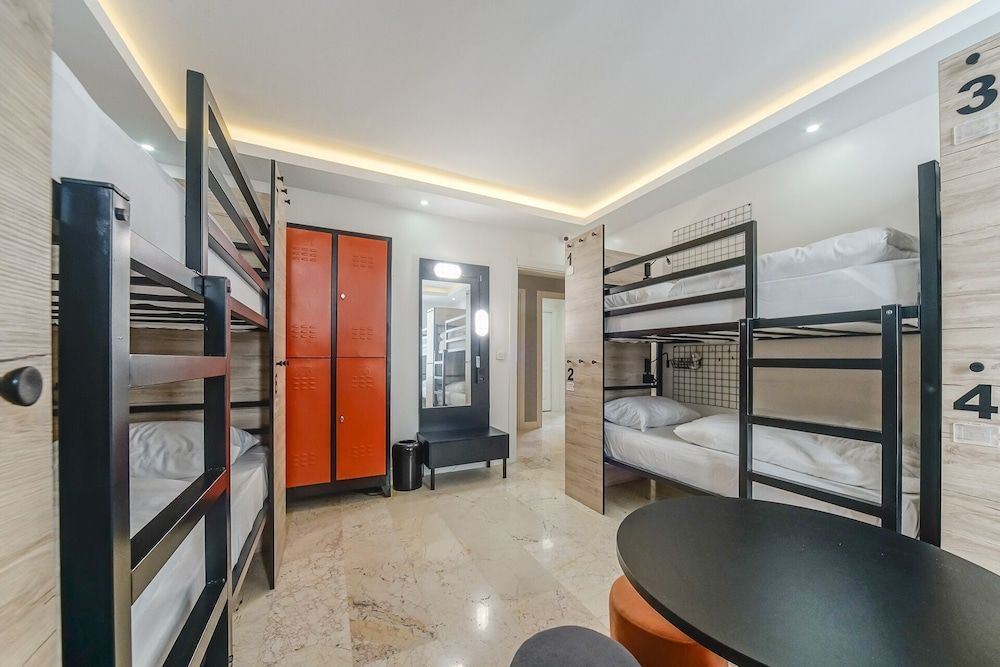 undefined Manu Startup House 8