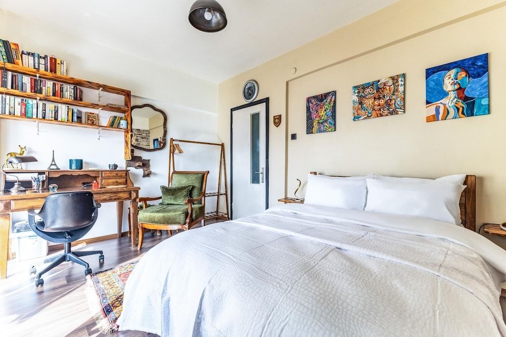 undefined Exquisite Flat Near Moda Coast in Kadikoy 9