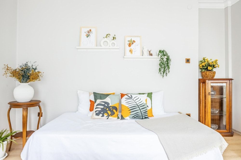 undefined Tasteful Flat Near Moda Coast in Central Kadikoy 9