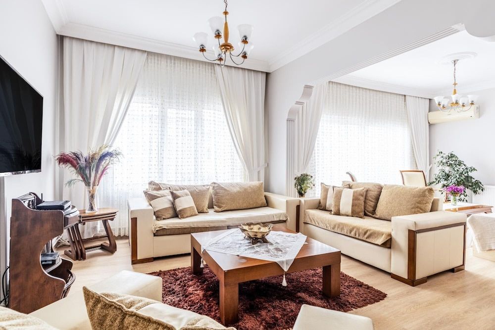 undefined Tasteful Flat Near Moda Coast in Central Kadikoy 3