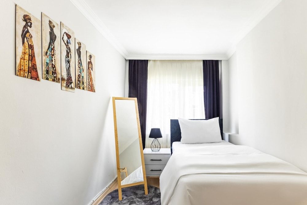 undefined Modern and Spacious Flat in the Heart of Kadikoy 10