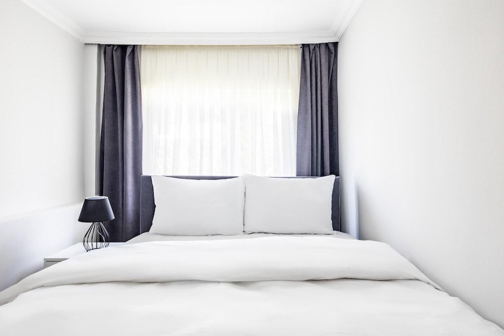 undefined Modern and Spacious Flat in the Heart of Kadikoy 9