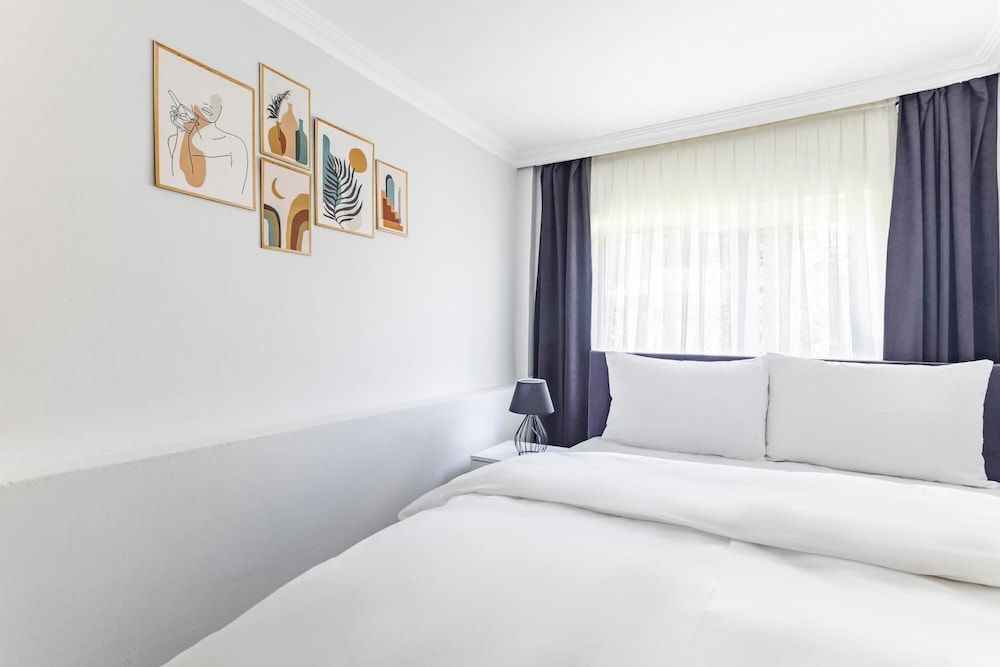 undefined Modern and Spacious Flat in the Heart of Kadikoy 7