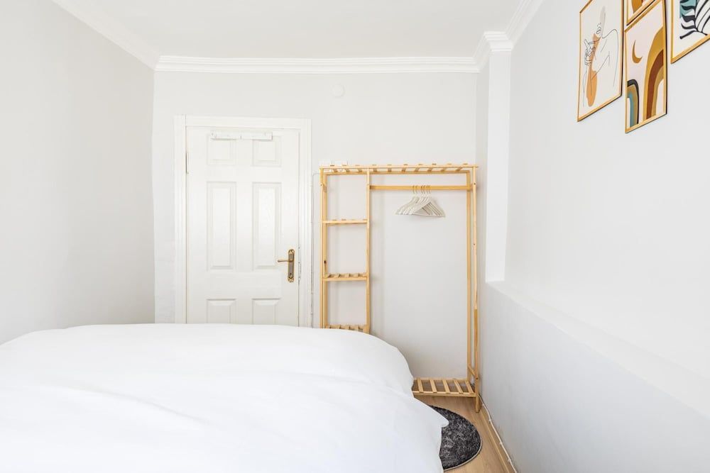 undefined Modern and Spacious Flat in the Heart of Kadikoy 8