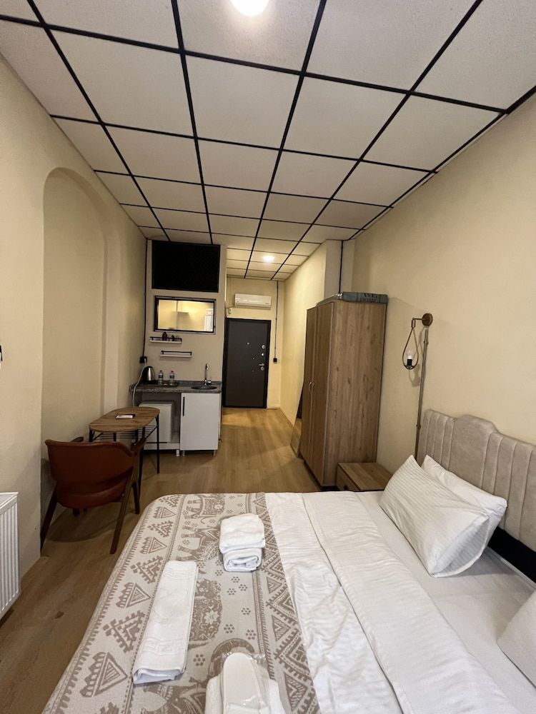 Golden Door Hotel Junior Studio Suite 5