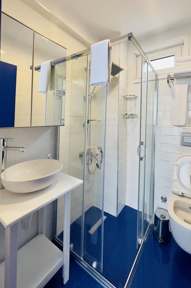 Roya Rooms Karakoy Deluxe Room, 1 King Bed, Non Smoking, Sea Facing 24