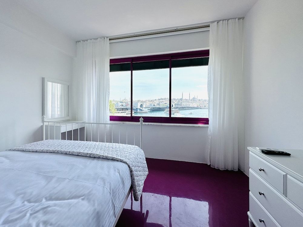 Roya Rooms Karakoy Premium Room, 1 King Bed, Non Smoking, Sea Facing 11