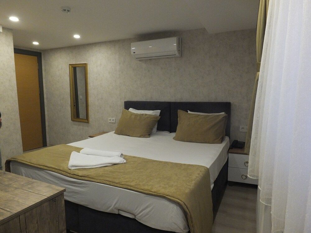 undefined Clove Silvana