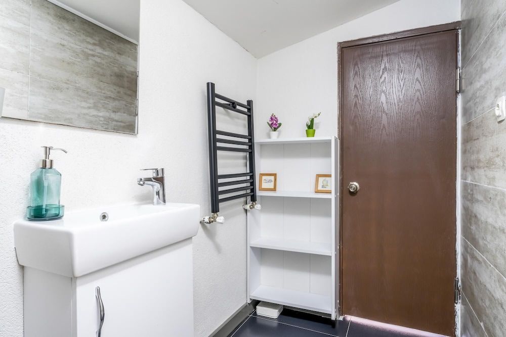 Gorgeous Flat With Balcony in Besiktas Apartment 21