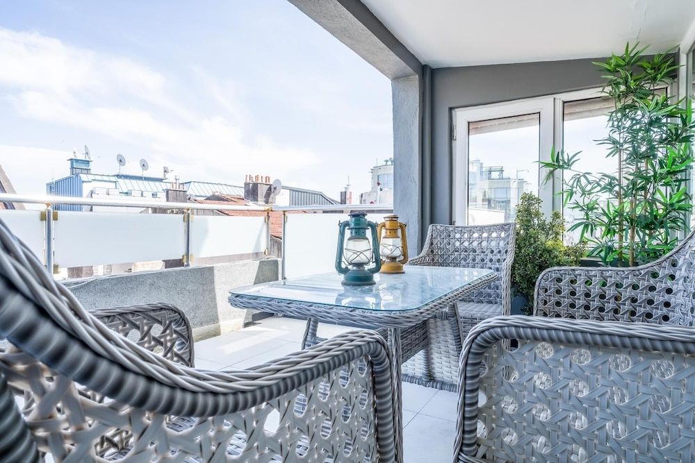 Gorgeous Flat With Balcony in Besiktas Apartment 18