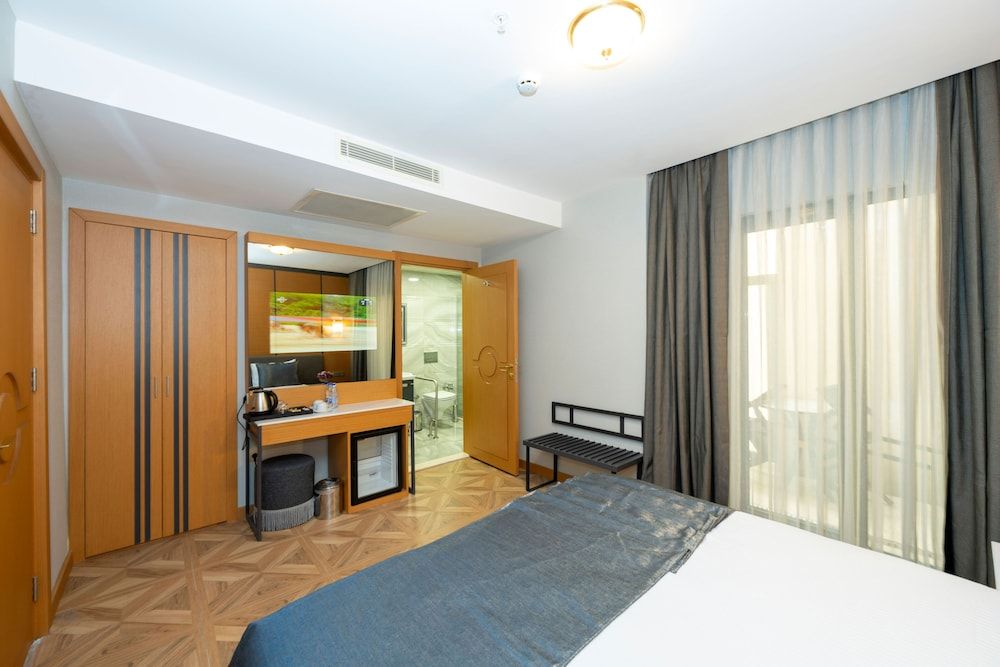 Freya Hotel Luxury Double or Twin Room, Lanai, Courtyard View 4