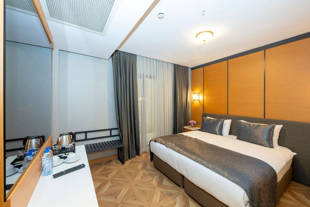 Freya Hotel Luxury Double or Twin Room, Lanai, Courtyard View 7