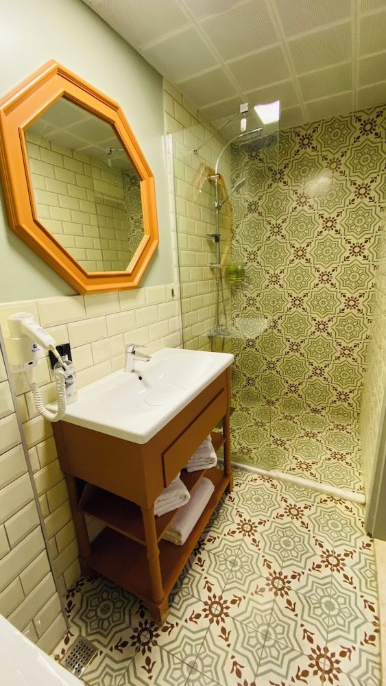 The House Company Design Studio, City View 13