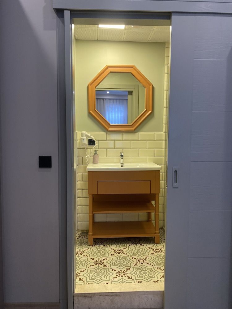 The House Company Design Studio, City View 12