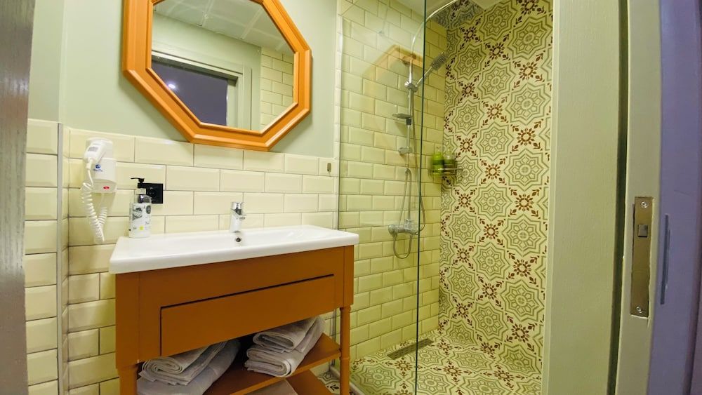 The House Company Design Studio, City View 11